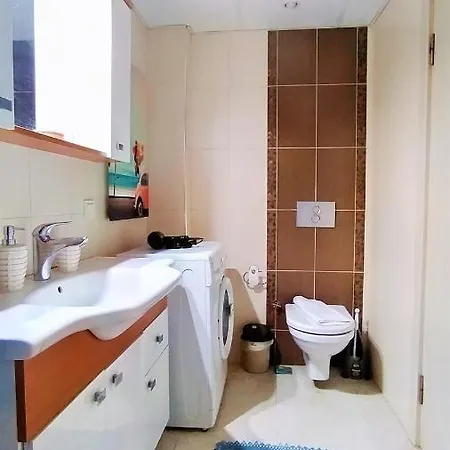 Flat Close To With Balcony In Konyaalti Antalya
