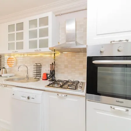Flat Close To With Balcony In Konyaalti أنطاليا